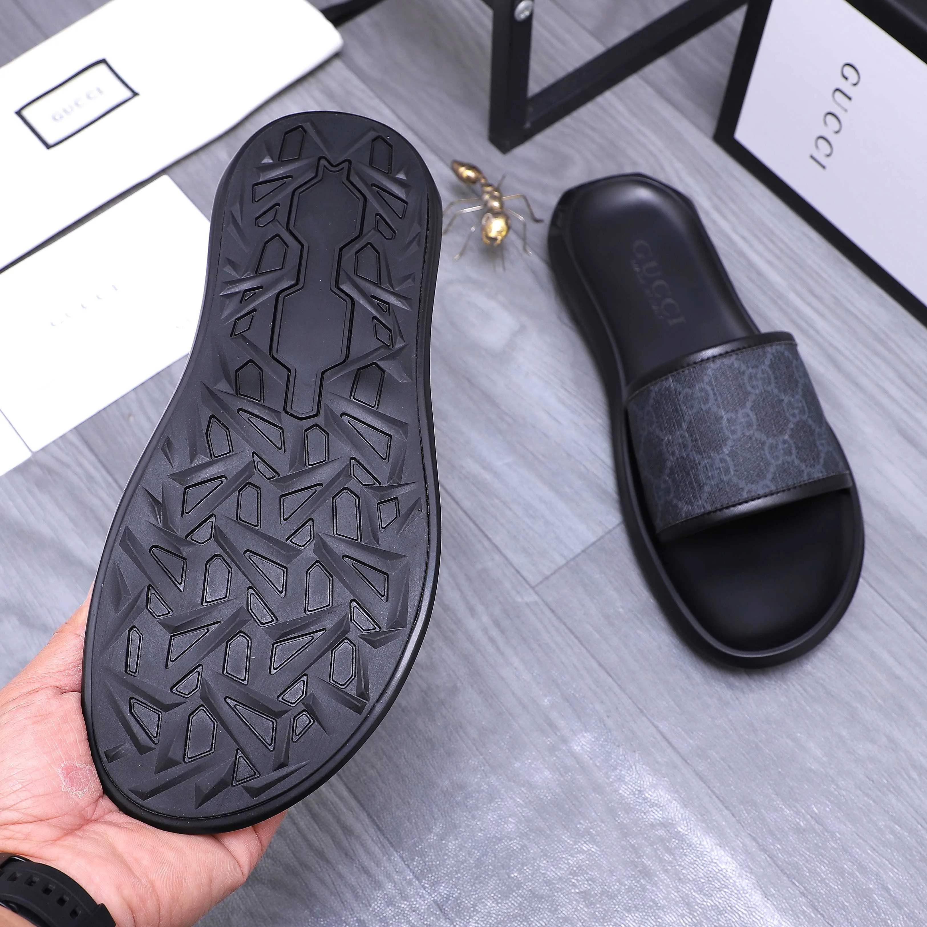 Men's shoes 💰280 Product trademark: GUCCI "Gucci" slippers Regular size: 38-44 (45.46 custom-made, non-returnable) Product materials: Selected cowhide printed upper, instep imitation leather lining, original outsole